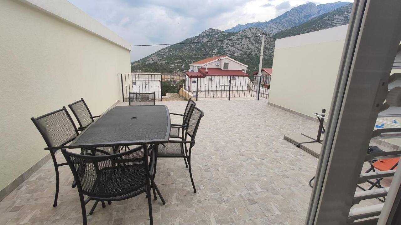 Apartmani Andrea Karlobag Exterior foto